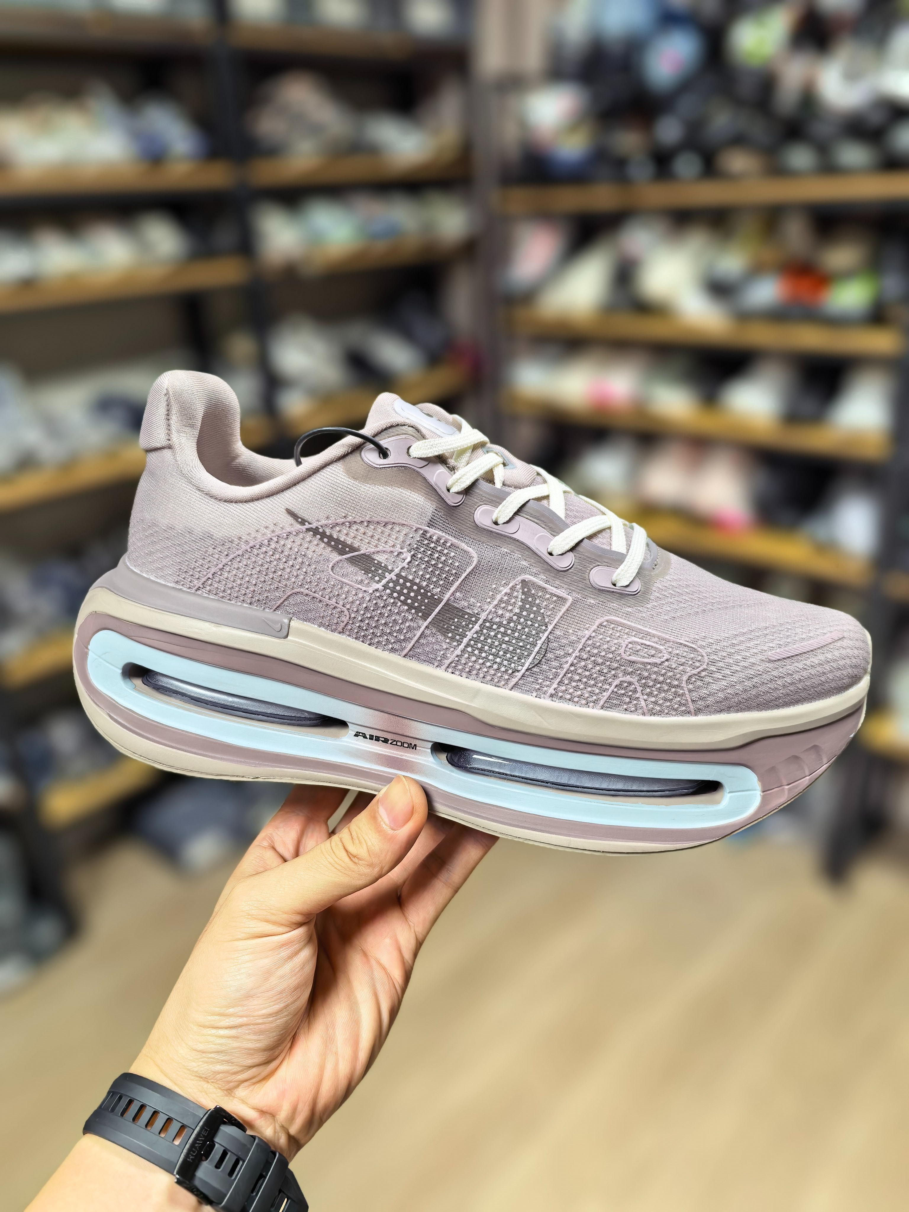 Nike Vomero 20-08