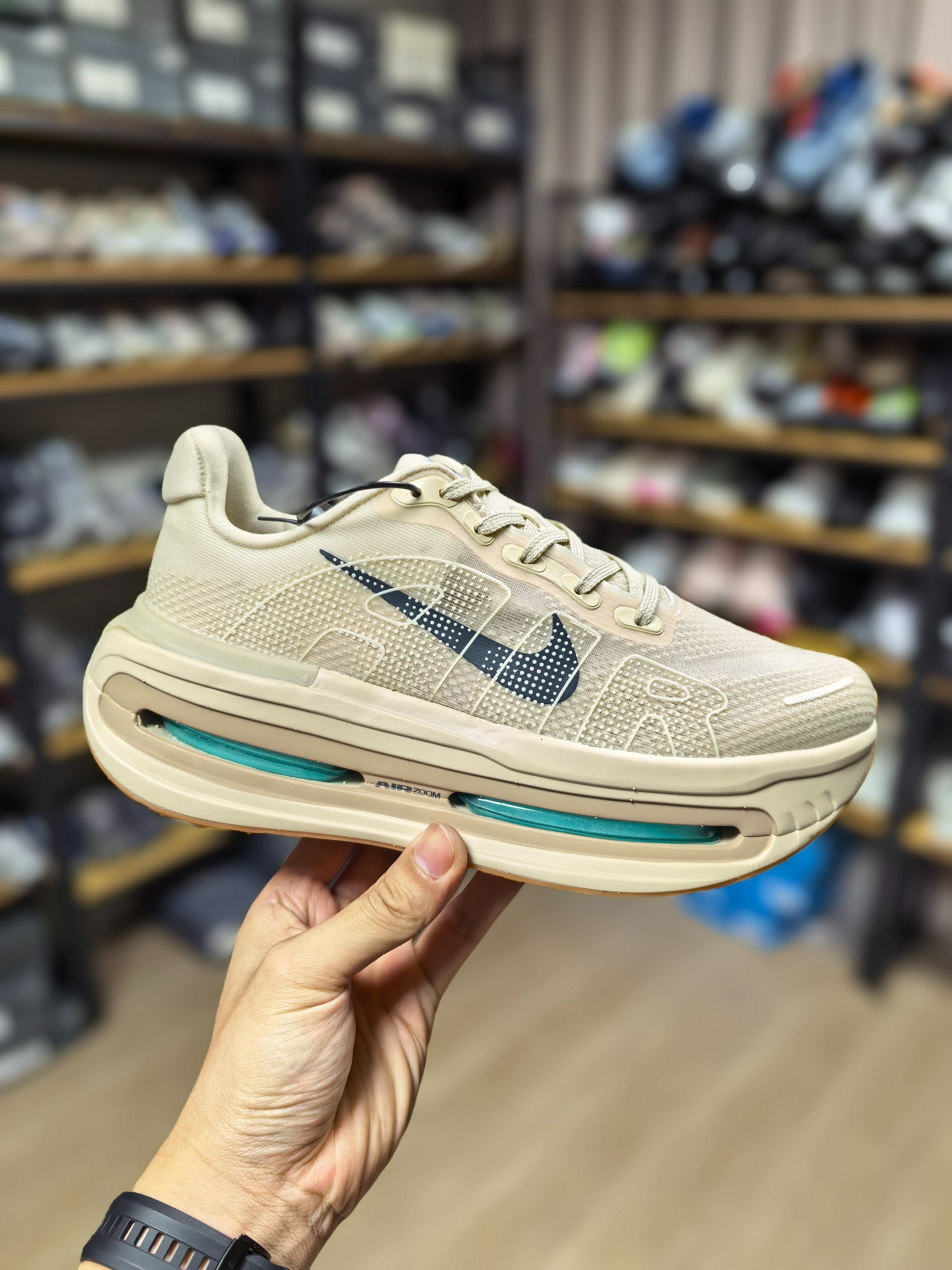 Nike Vomero 20-06
