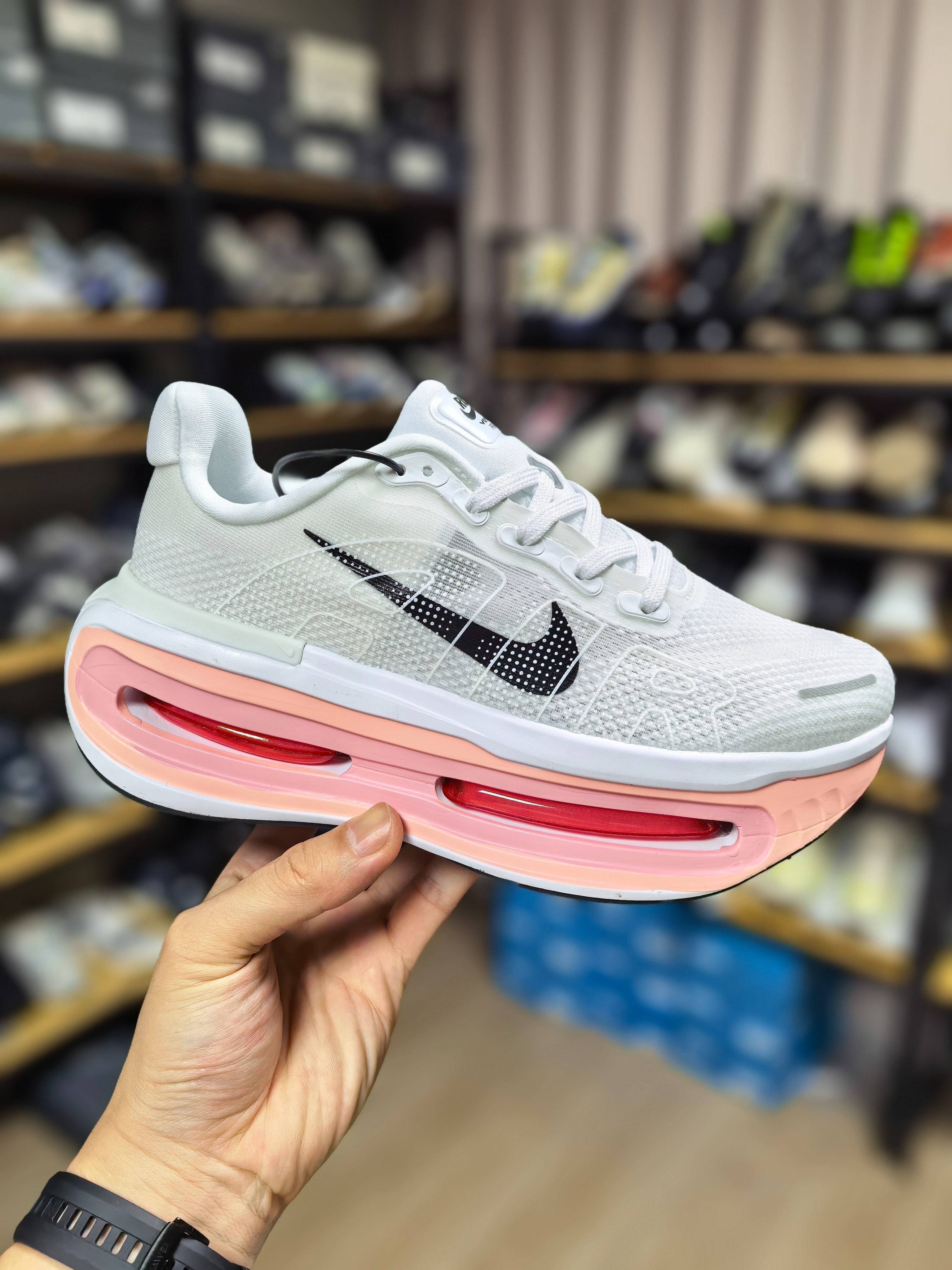 Nike Vomero 20-66