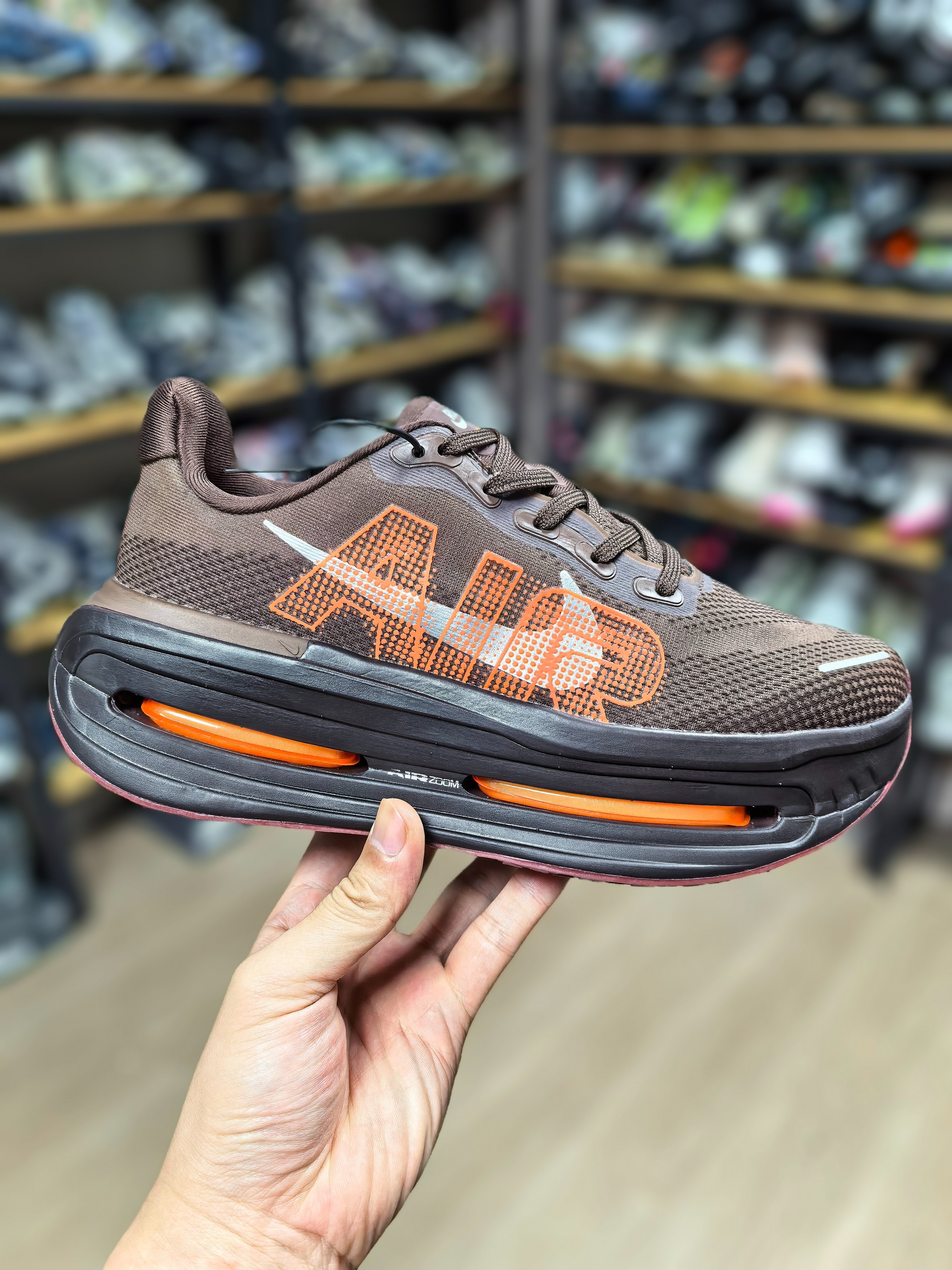 Nike Vomero 73-00