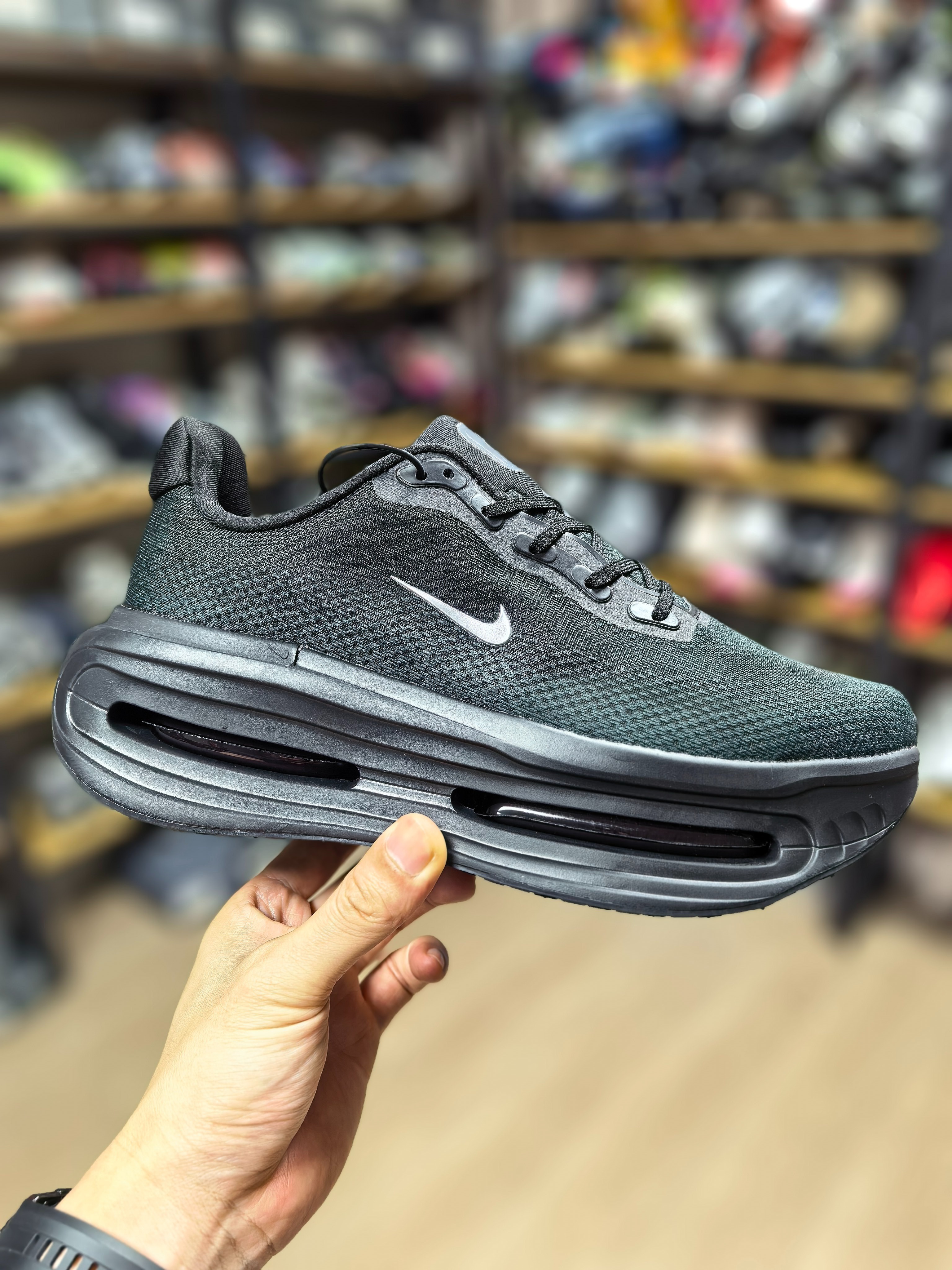 Nike Vomero 27-01